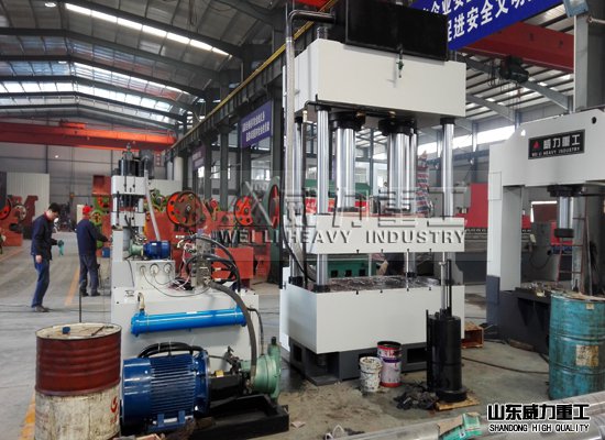 315噸液壓機車間