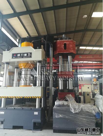 500噸拉伸液壓機(jī)車間