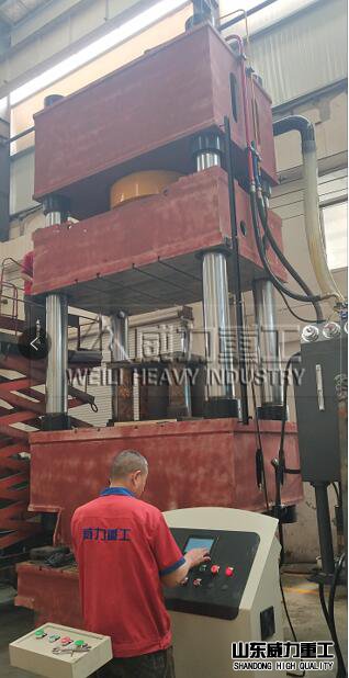 1000噸液壓機車間