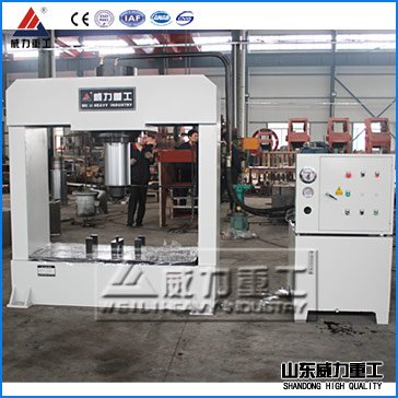 200噸龍門液壓機(jī)