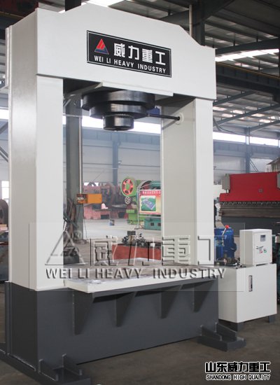 315噸龍門液壓機