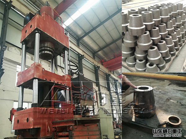 濟(jì)南客戶630噸四柱液壓機(jī)試機(jī)