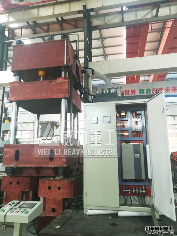 630噸四柱液壓機(jī)配伺服系統(tǒng)