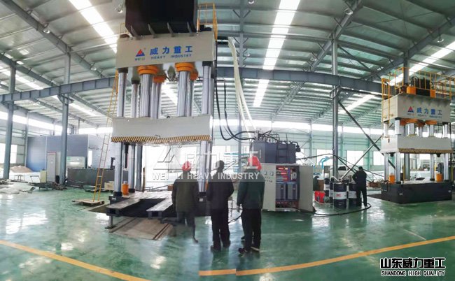 2000T、1000T化糞池液壓機萊蕪客戶現場