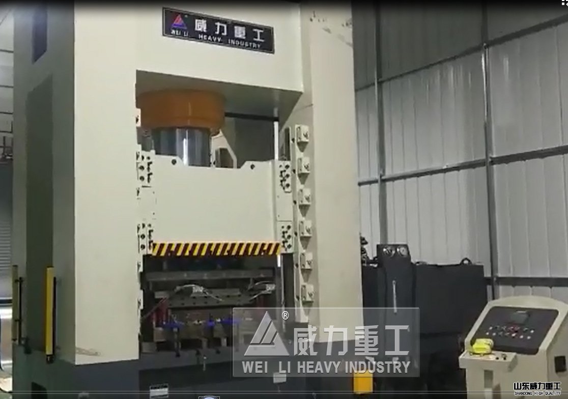 800噸框架液壓機使用現場