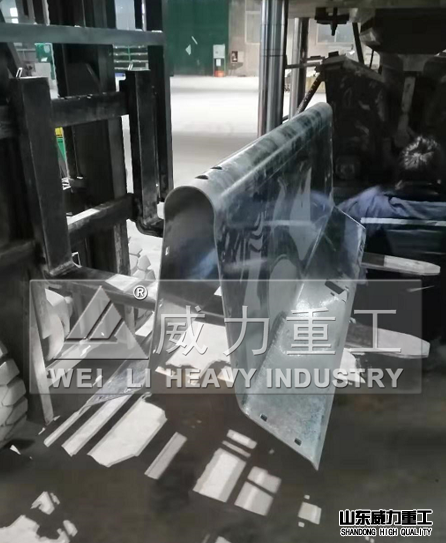 500噸液壓機客戶加工防撞護欄