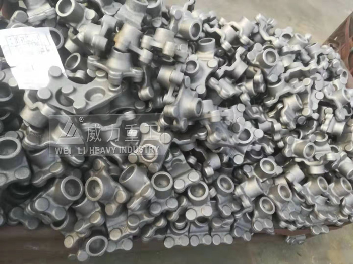 500噸液壓機加工萬向節成品