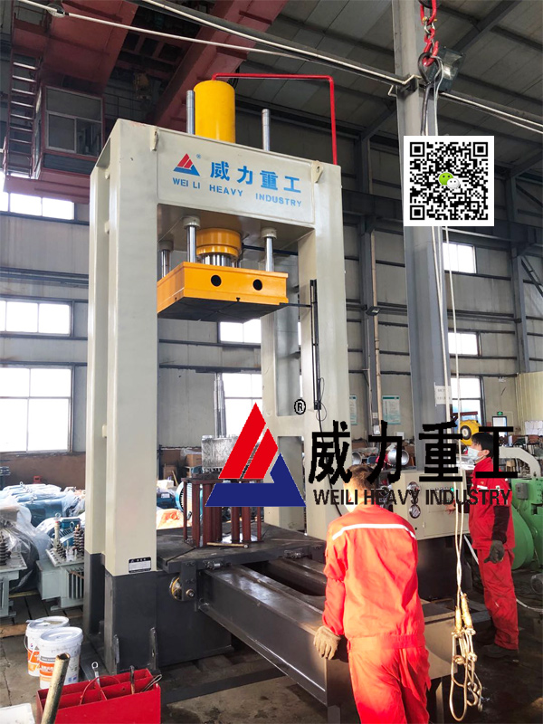 200噸龍門液壓機