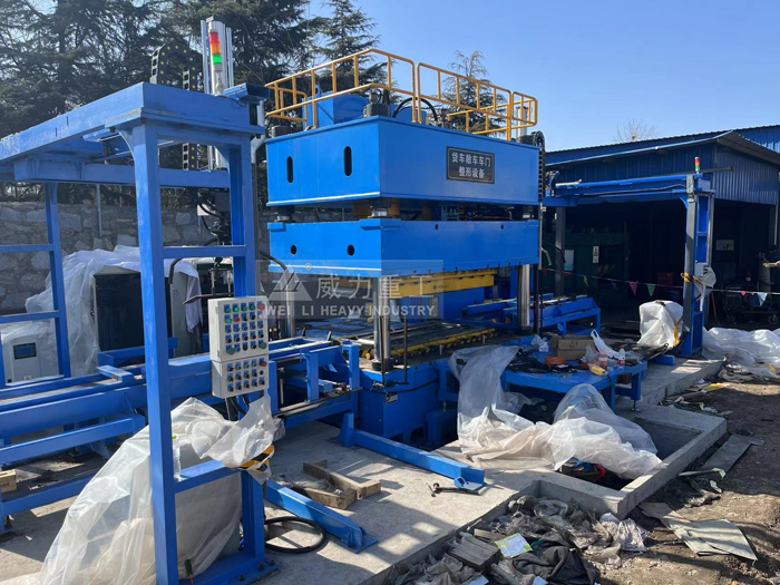 快速貨車(chē)車(chē)門(mén)整形液壓機(jī)