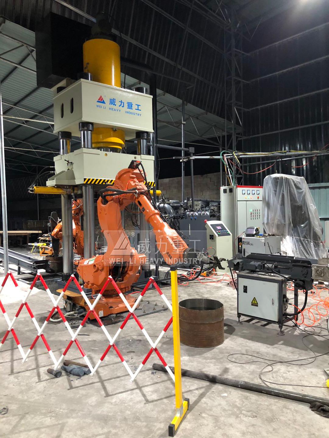 鍛造長軸專用四柱液壓機(jī)