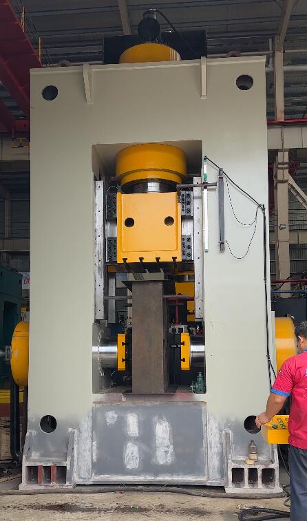 快速框架式鍛造液壓機