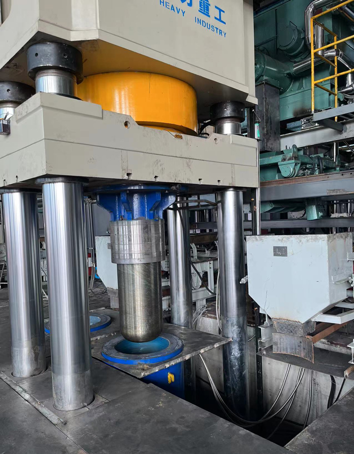 石墨坩堝液壓機(jī)